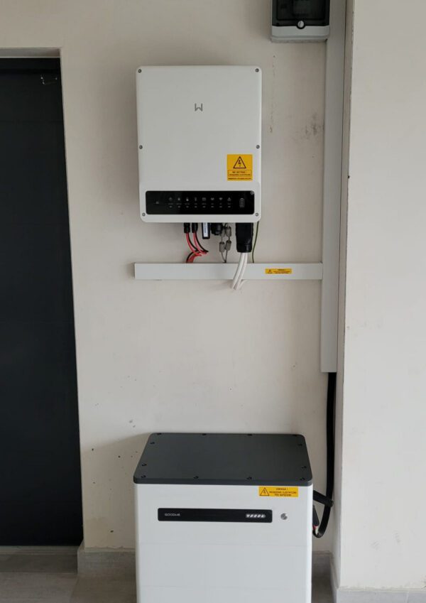 Montaż instalacji fotowoltaicznej o mocy 10 kWp,  magazyn energii 10 kWh, zasilanie awaryjne - obrazek 2